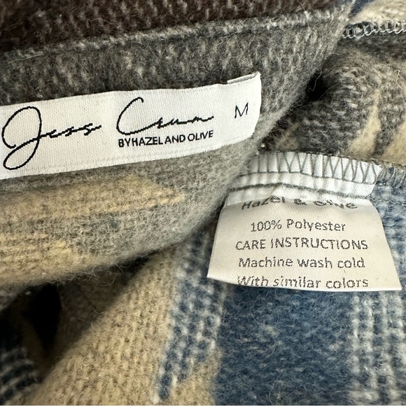 Jess Crum by Hazel and Olive Blue Tan Aztec Pattern Shacket Size Medium - Picture 8 of 8